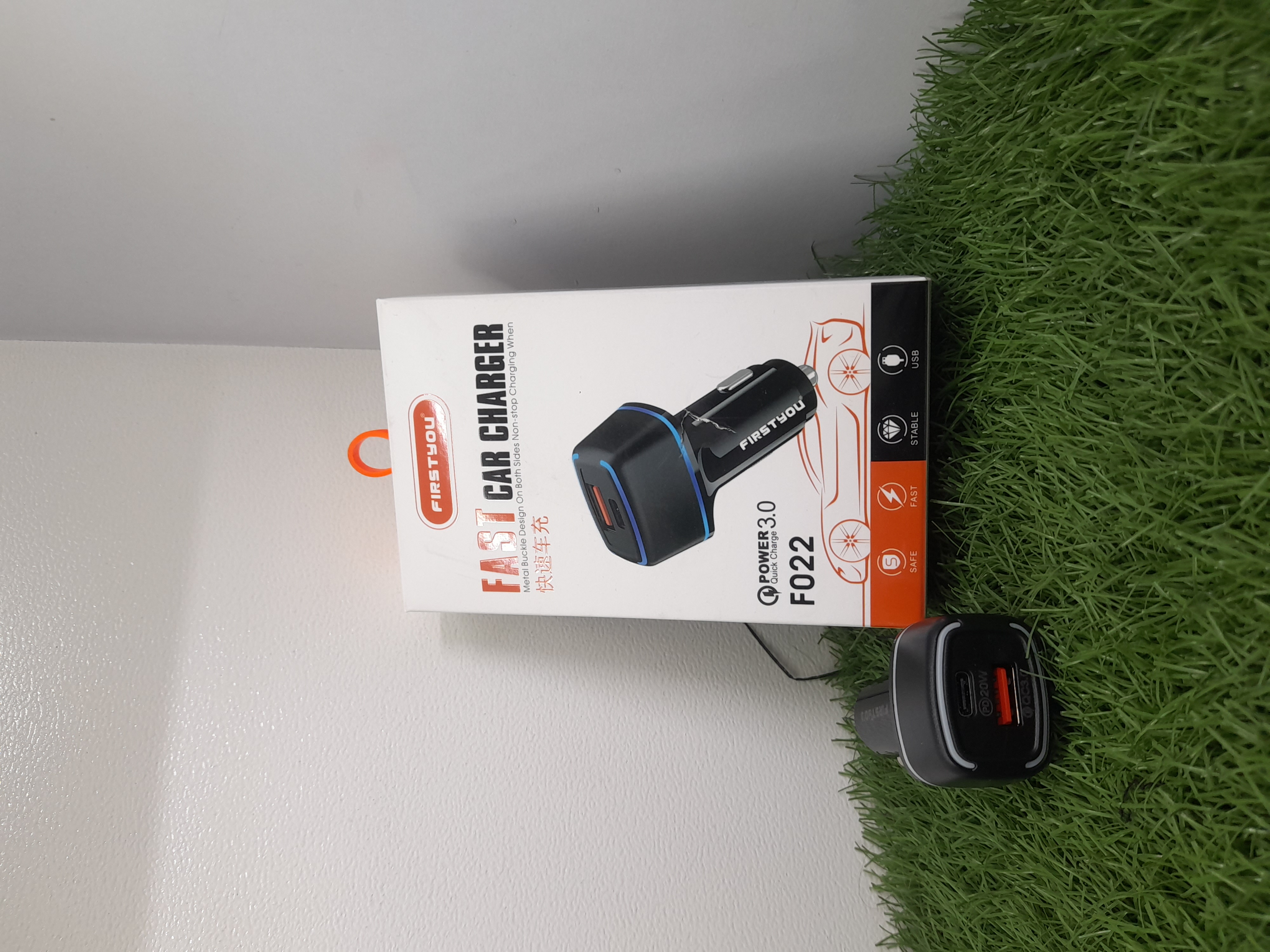 شارژر فندکی Firstyou مدل F022 توان ۳۸ وات با دو پورت USB و تایپ سی