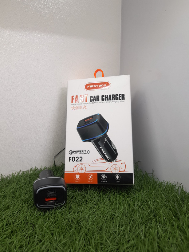 شارژر فندکی Firstyou مدل F022 توان ۳۸ وات با دو پورت USB و تایپ سی